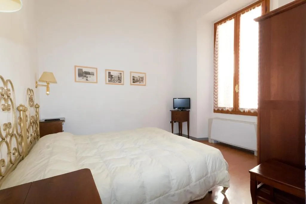 B&B La Notte Blu Firenze 3*,